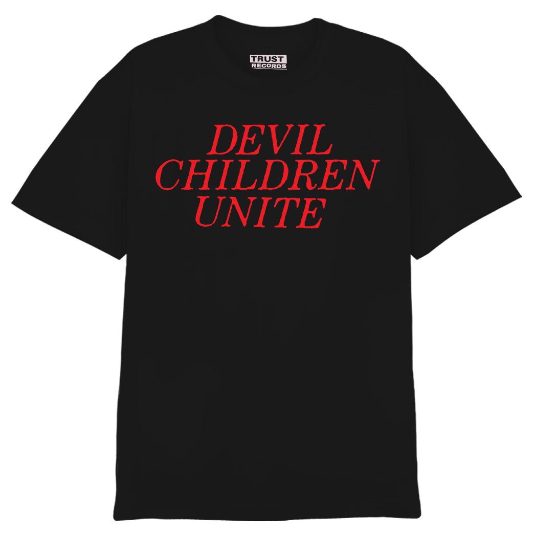 Ink & Dagger’s black T-shirt features bold red “DEVIL CHILDREN UNITE” text at the center on premium Comfort Colors fabric, with a “TRUST RECORDS” collar label. Ideal for fans of eye-catching prints.